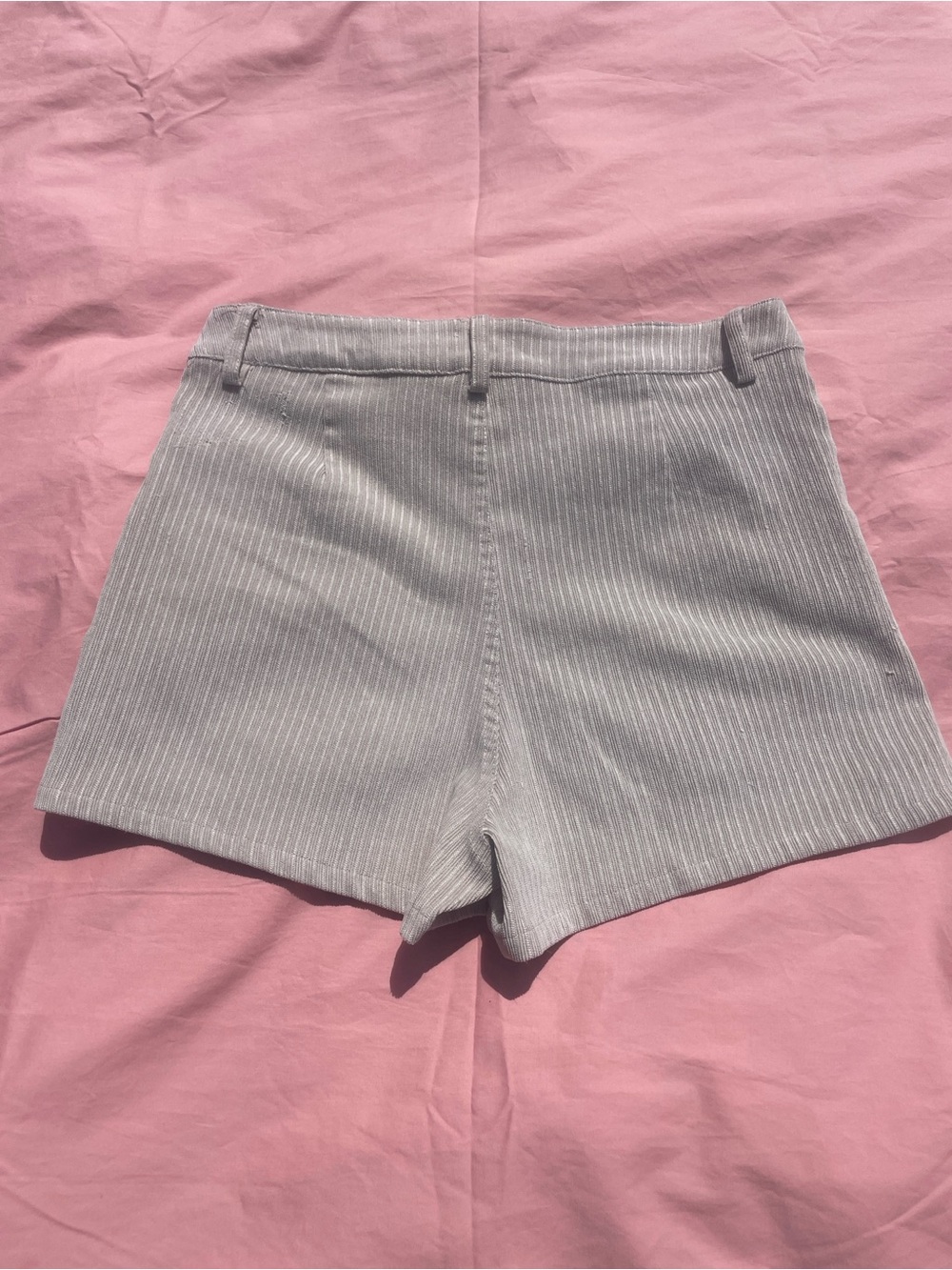 Umgee Cream / Taupe Pinstripe Corduroy High-Waisted Shorts Size Small - Picture 2 of 5